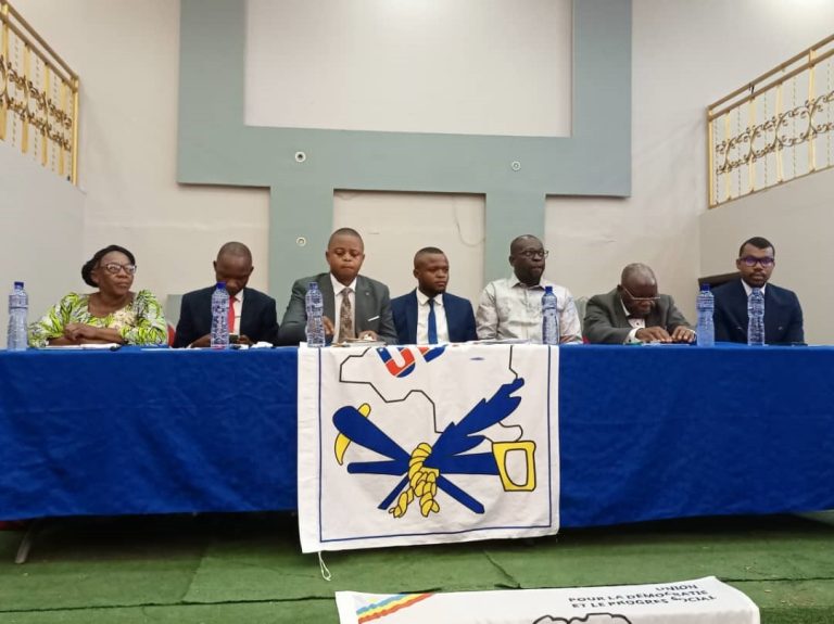 La jeunesse de l’UDPS/Tshangu à l’école du parti : Charpy Fundatela Mwamba et ses conférenciers ont cogité sur les enjeux de conservation du pouvoir