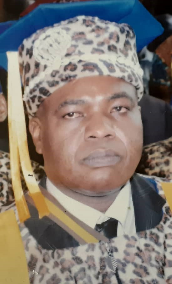 Trente-cinquième réflexion du Professeur Jean-Denis Kasese , Inéluctabilité d’une nouvelle Constitution, souveraine et authentique, en RD Congo : l’article 217 de LA Constitution, une entourloupette aux fins de la balkanisation, et un écueil à la survie de la Nation – détruire cette greffe constitutionnelle octroyée et importée du 18 février 2006