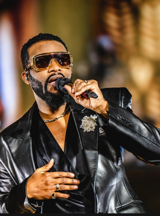 RDC : Fally Ipupa sera décoré par Félix Tshisekedi pour son exploit incroyable au stade de France