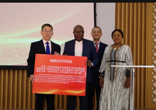 Santé : la Chine remet un important don de médicaments et de matériels médicaux à la RDC