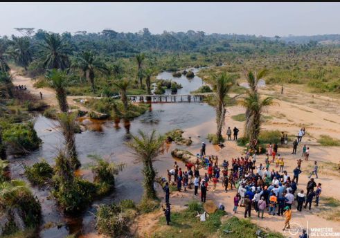 Lubefu : Mukoko Samba au contact des réalités économiques et sociales de Tshumbe