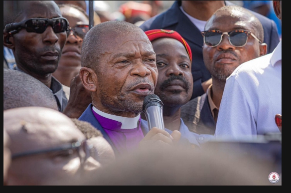 ’Donnez la parole au peuple’’Changement de la Constitution : Ejiba Yamapia transforme la rue en plaidoyer référendaire !