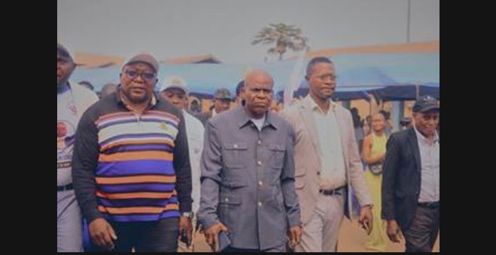 Kisantu : Cerlain Gonda dote l’agglomération de Kikonka d’un nouveau bâtiment administratif