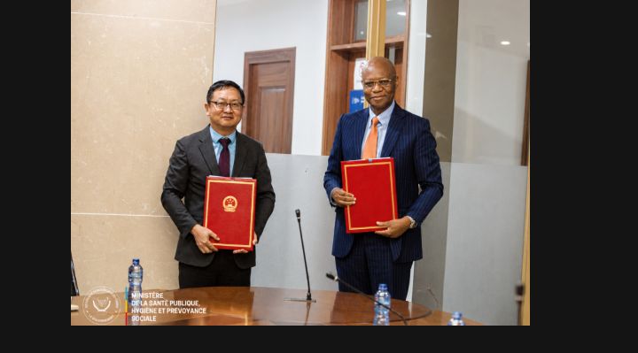 Cérémonie de remise des projets d’assistance humanitaire d’urgence entre la Chine et la RDC