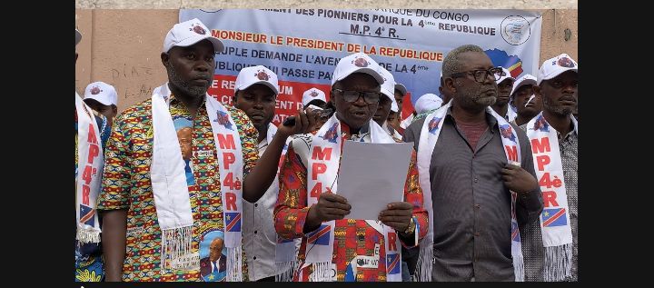 Dialogue en RDC : Célestin Tshimanga se range derrière Félix Tshisekedi et plaide pour l’avènement de la 4ème République !