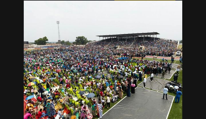 Lubumbashi en effervescence : le Prophète Jules Mulindwa mobilise des foules records au stade Kibassa Maliba !