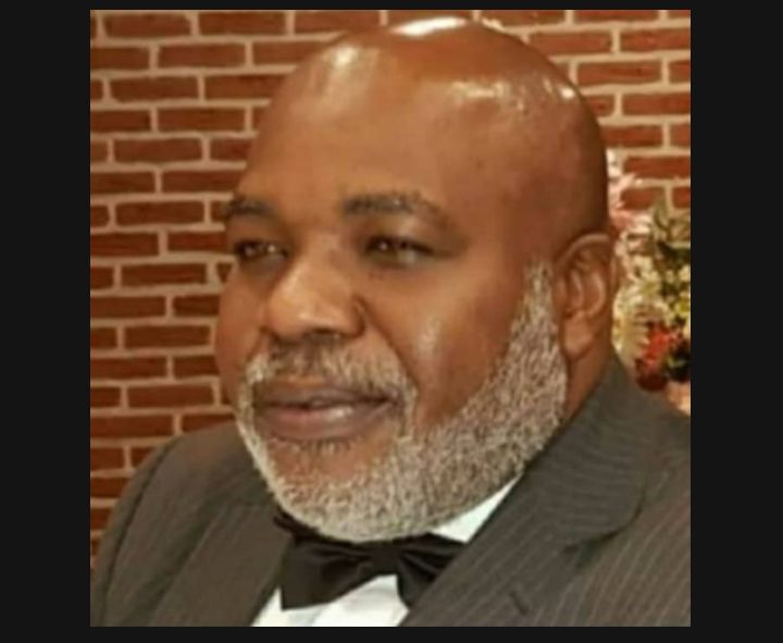 Trente-sixième réflexion du Professeur Jean-Denis KasesDialogue national pour la paix, la cohésion, et la refondation de l’Etat : autant savoir ! la Constitution octroyée et importée du 18 février 2006 impose au Président de la République de nommer le Premier Ministre au sein de la majorité parlementaire ou de la coalition majoritaire identifiée par l’Informateur
